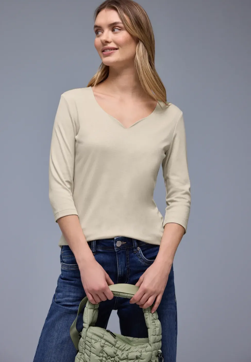 T-shirt avec encolure en cœur