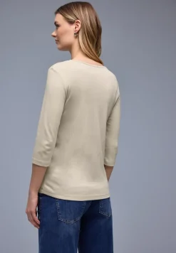 T-shirt avec encolure en cœur