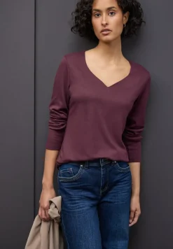 T-shirt avec encolure en cœur
