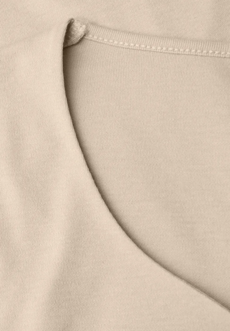 T-shirt avec encolure en cœur