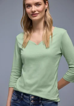 T-shirt avec encolure en cœur