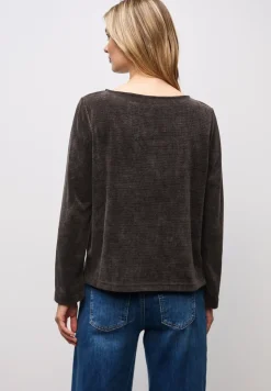 T-shirt avec encolure en U