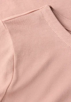 T-shirt avec encolure en U