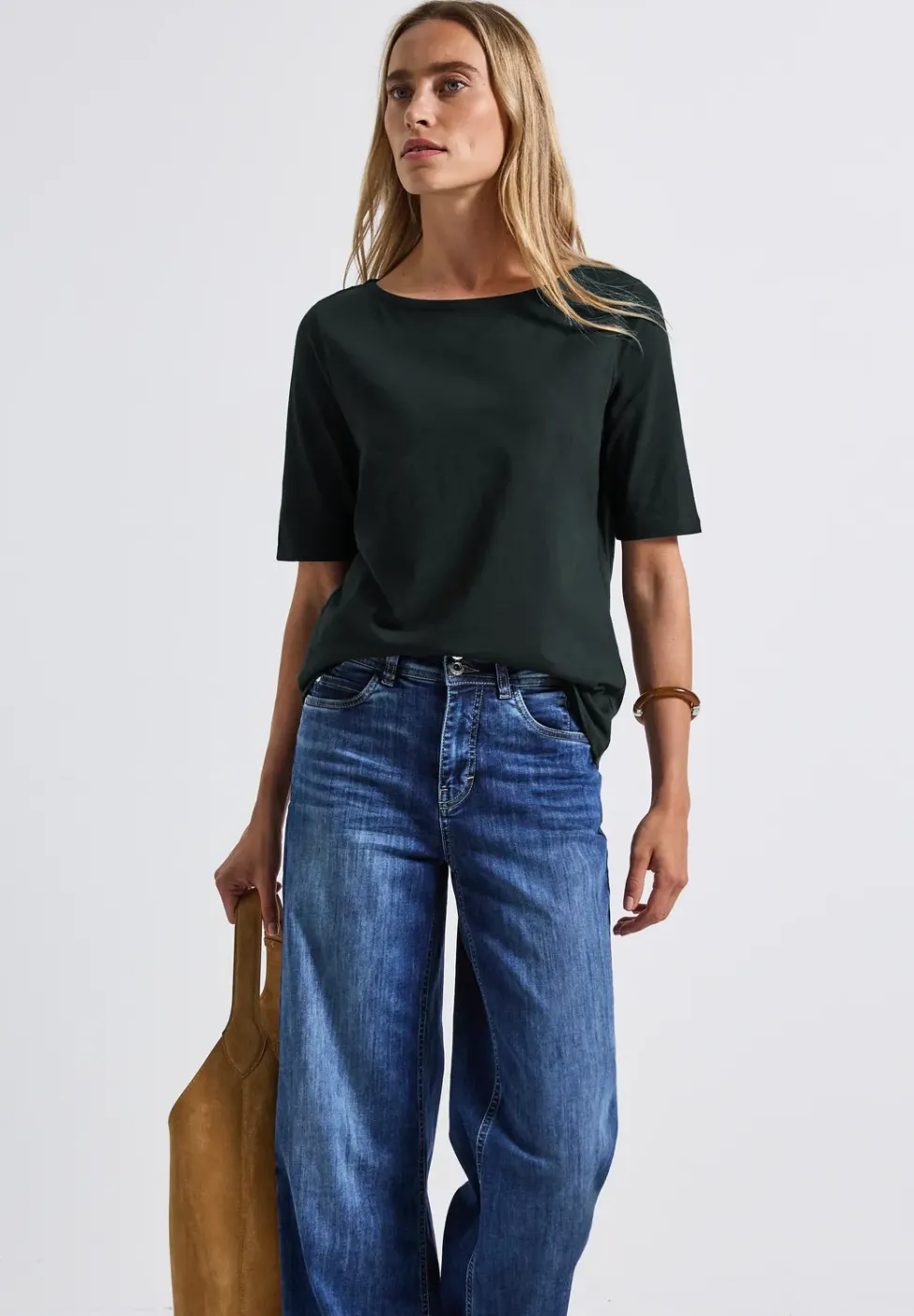 T-shirt avec encolure en U