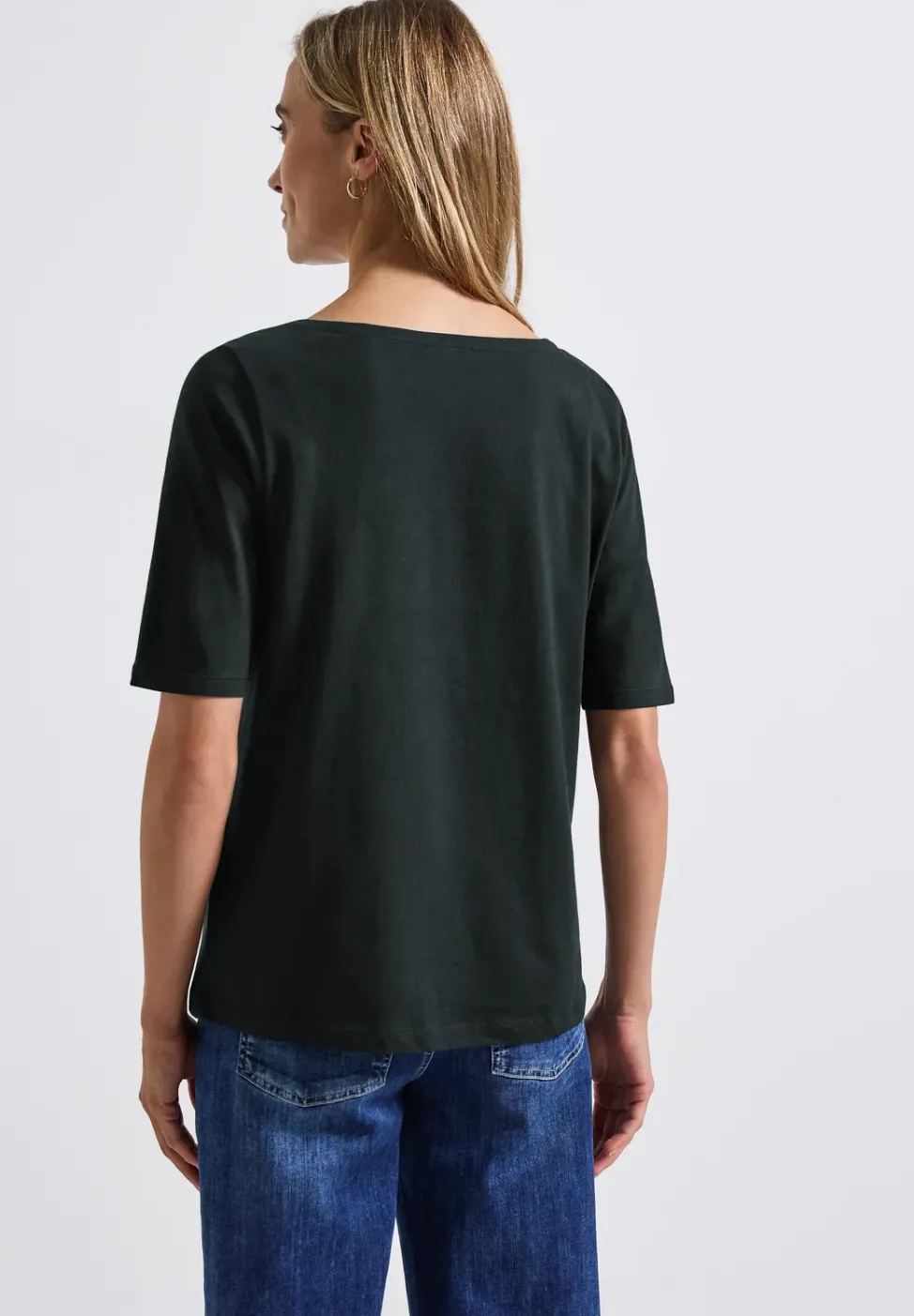 T-shirt avec encolure en U