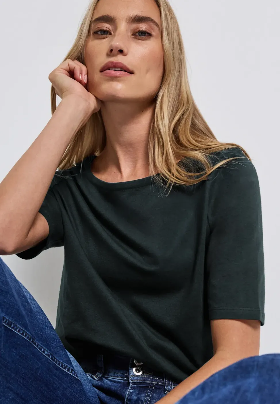 T-shirt avec encolure en U