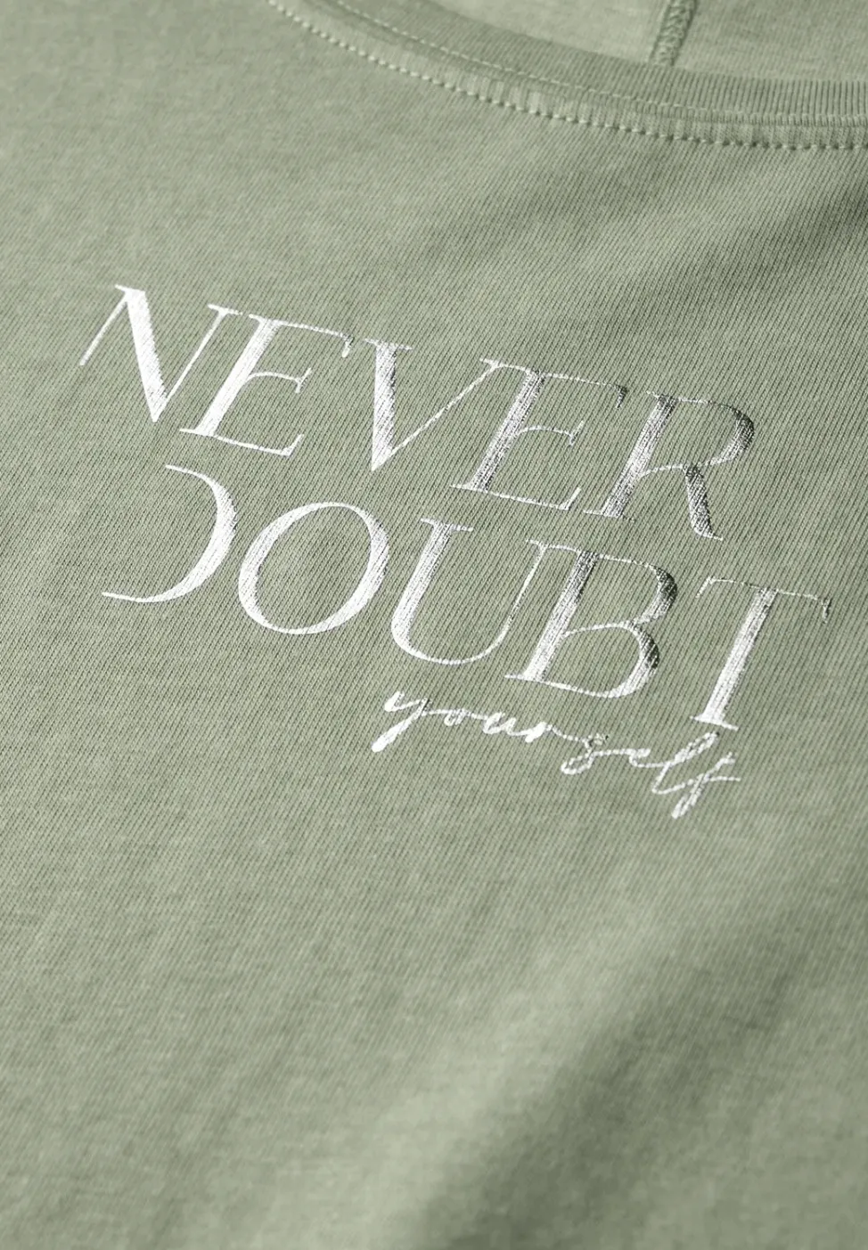 T-shirt avec imprimé sur le devant
