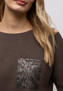 T-shirt avec poche poitrine léopard
