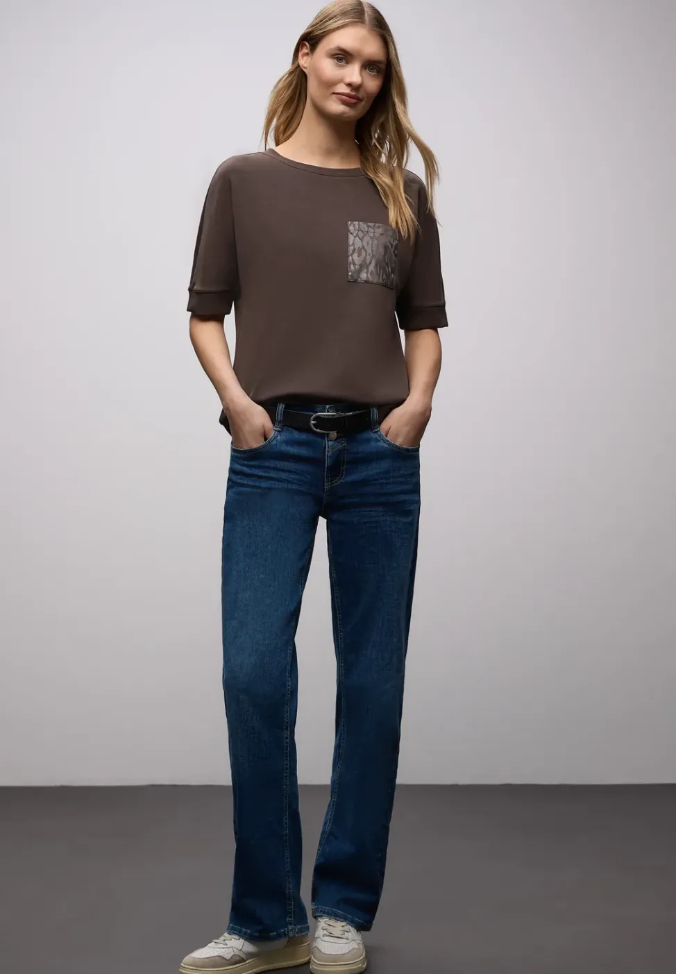 T-shirt avec poche poitrine léopard