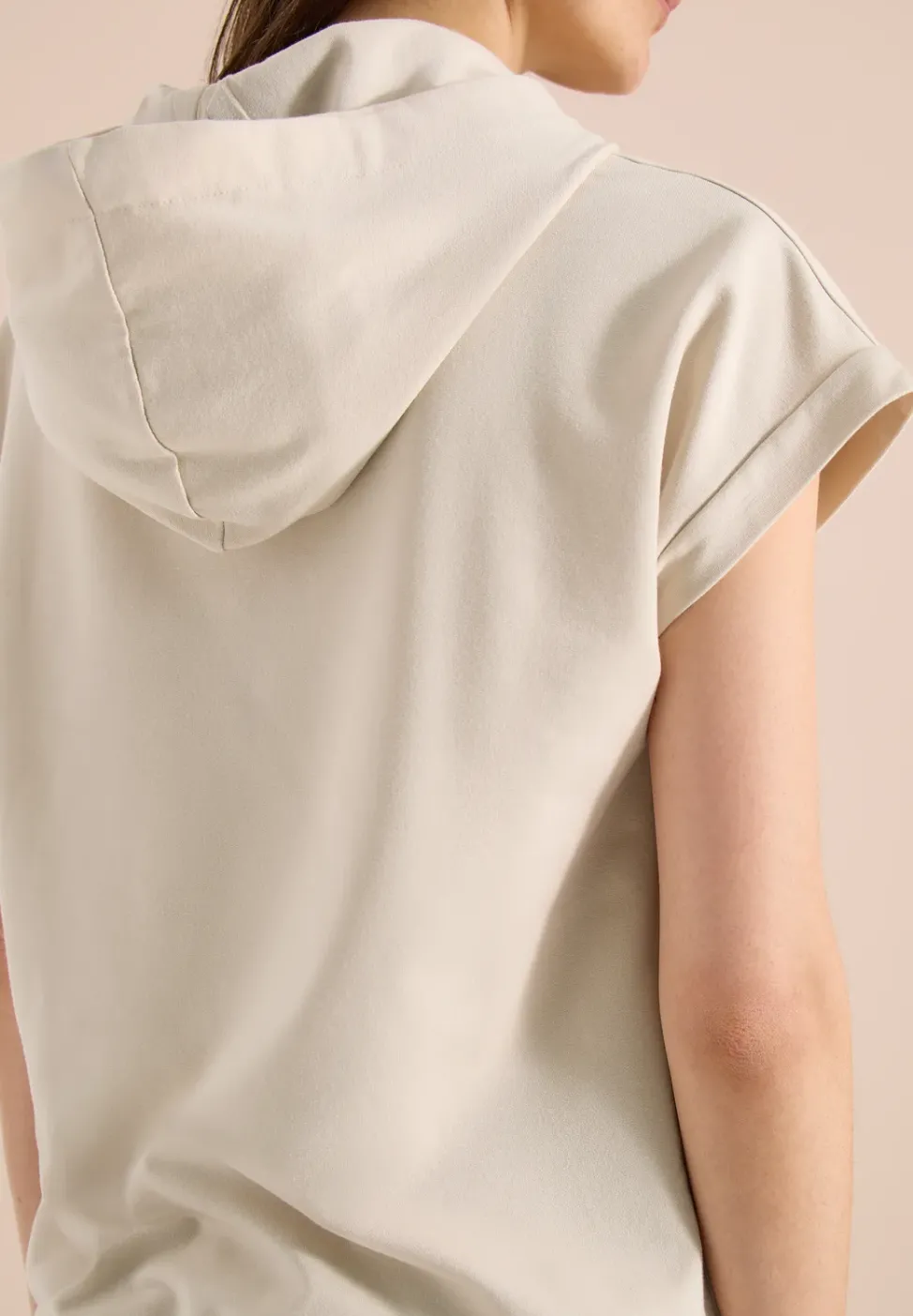 T-shirt avec sweat à capuche et détail imprimé