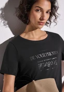 T-shirt avec texte sur film