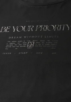 T-shirt avec texte sur film