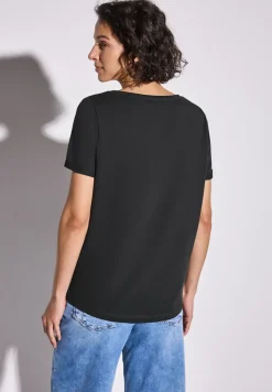 T-shirt avec texte sur film