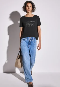 T-shirt avec texte sur film