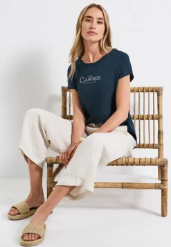 T-shirt avec texte sur film