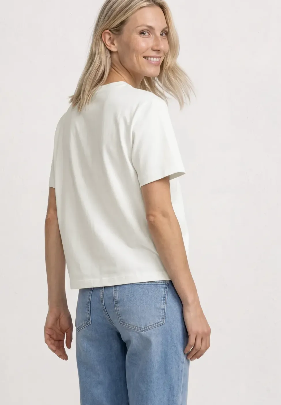 T-shirt basique à la coupe raccourcie