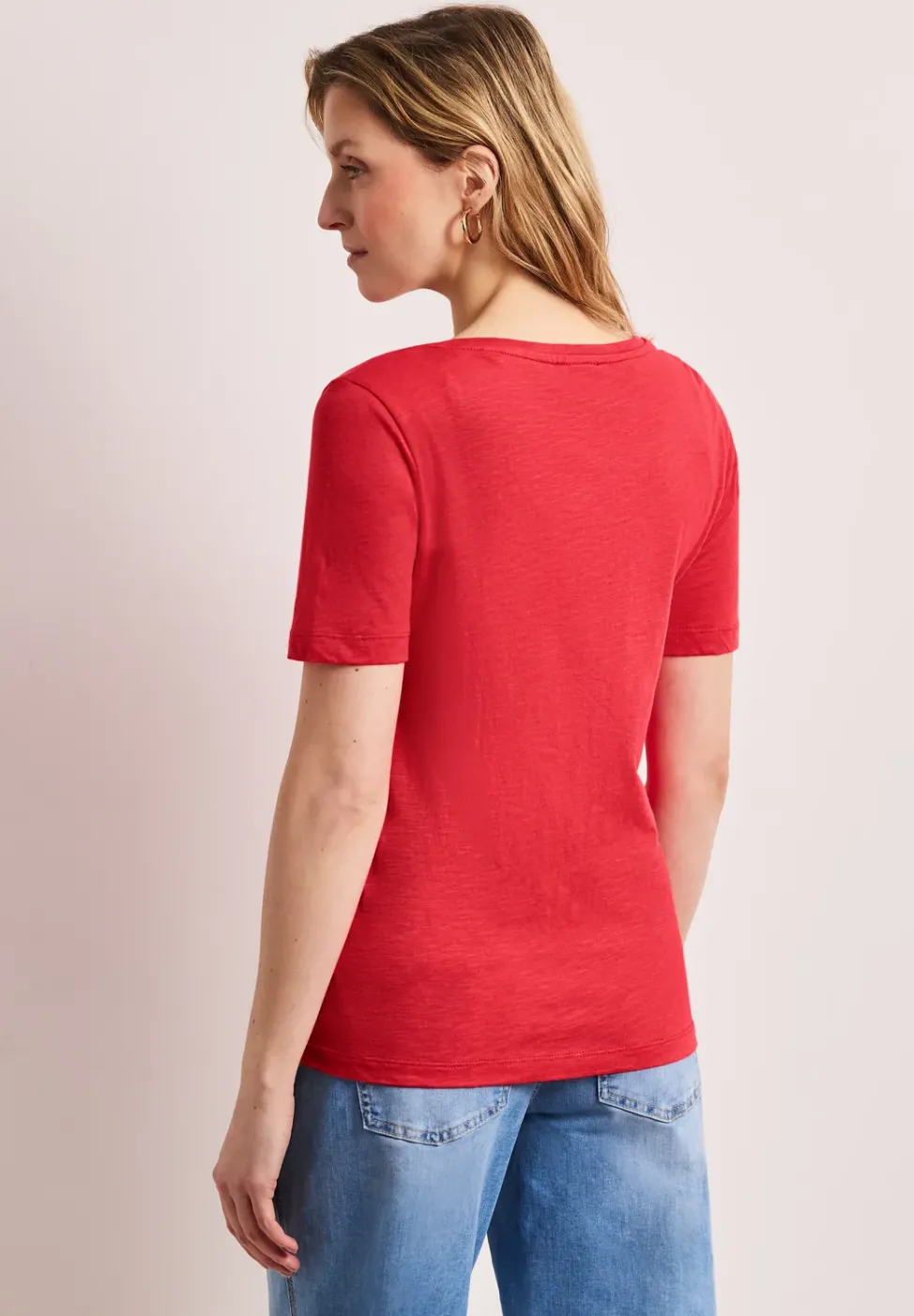 T-shirt basique avec col en V en couleur unie