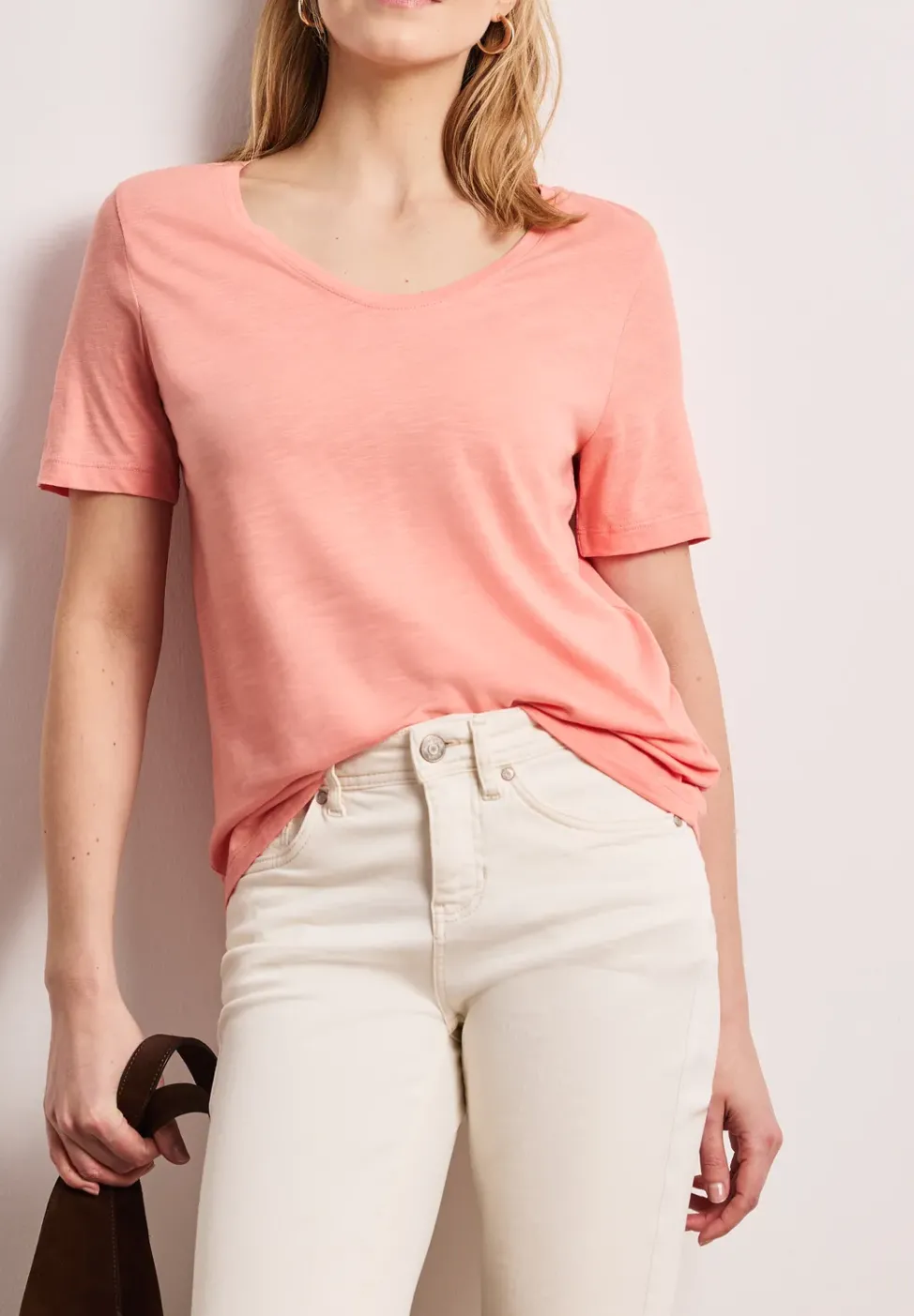 T-shirt basique avec col en V en couleur unie