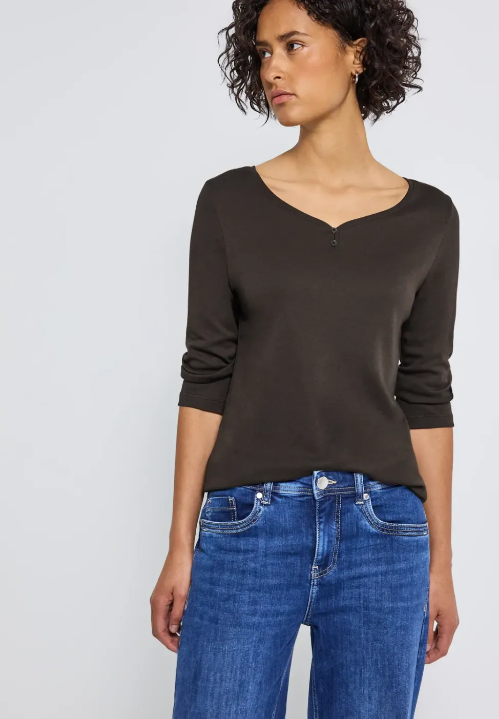T-shirt basique avec détail de boutons