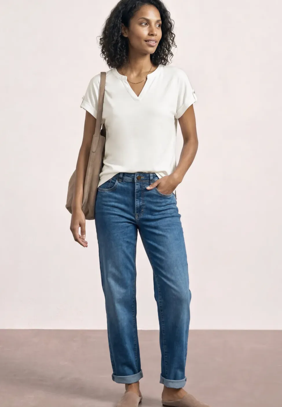 T-shirt col fendu avec boutonnage décoratif