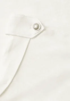 T-shirt col fendu avec boutonnage décoratif