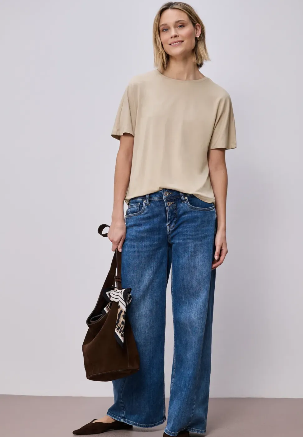 T-shirt de base avec dropped shoulders