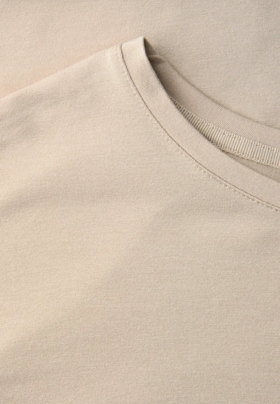 T-shirt de base avec dropped shoulders