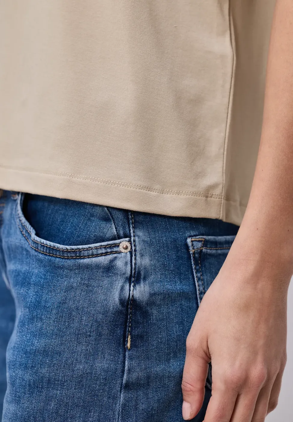 T-shirt de base avec dropped shoulders