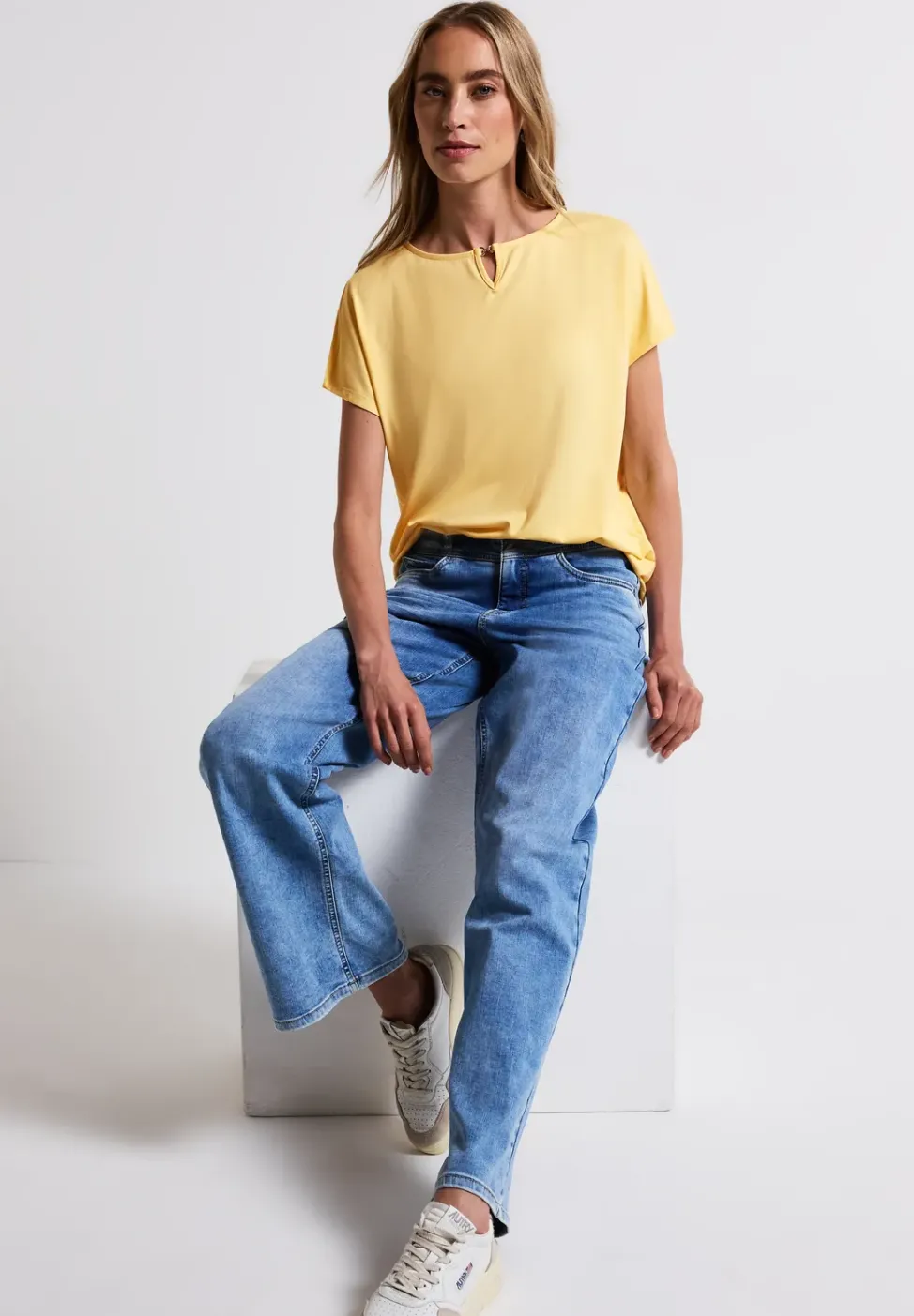 T-shirt en jersey avec découpe
