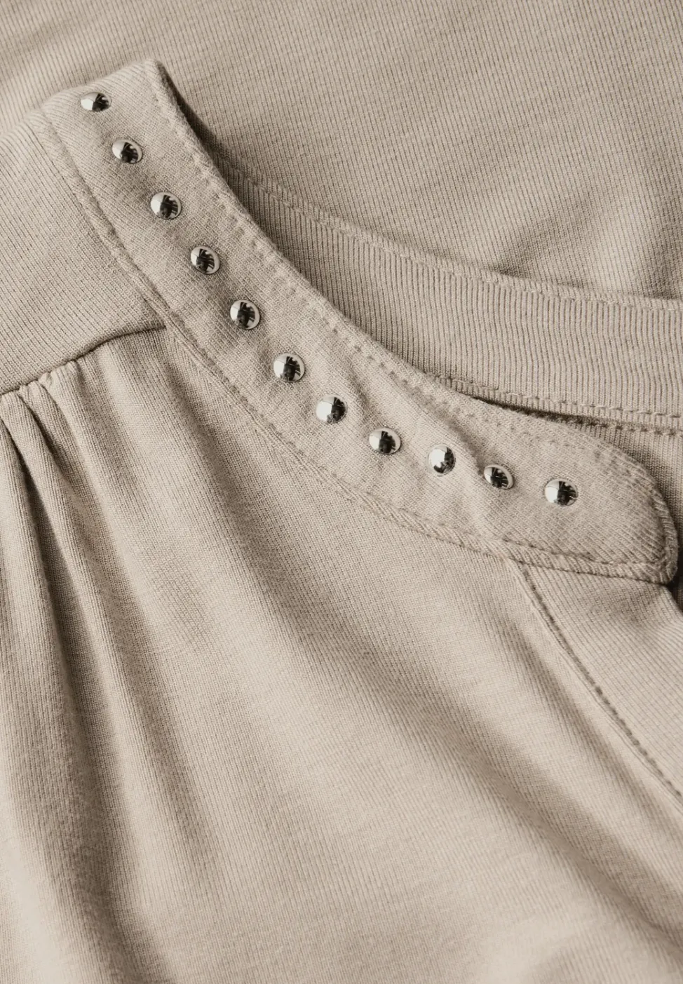 T-shirt en jersey avec rivets
