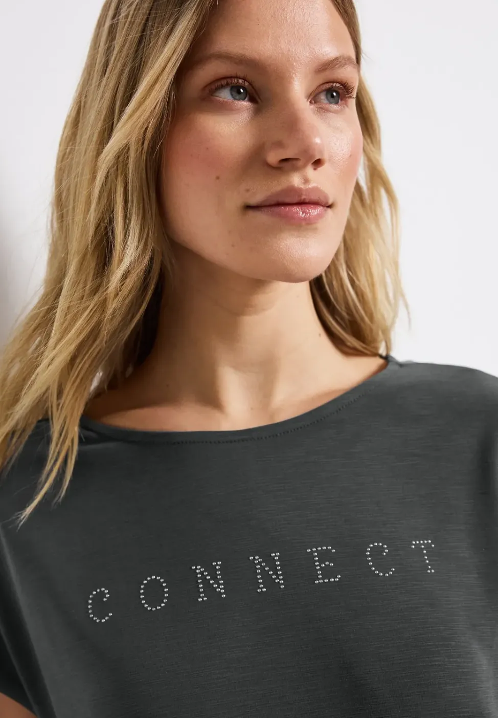 T-shirt en soie avec des mots