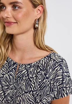 T-shirt imprimé avec découpe