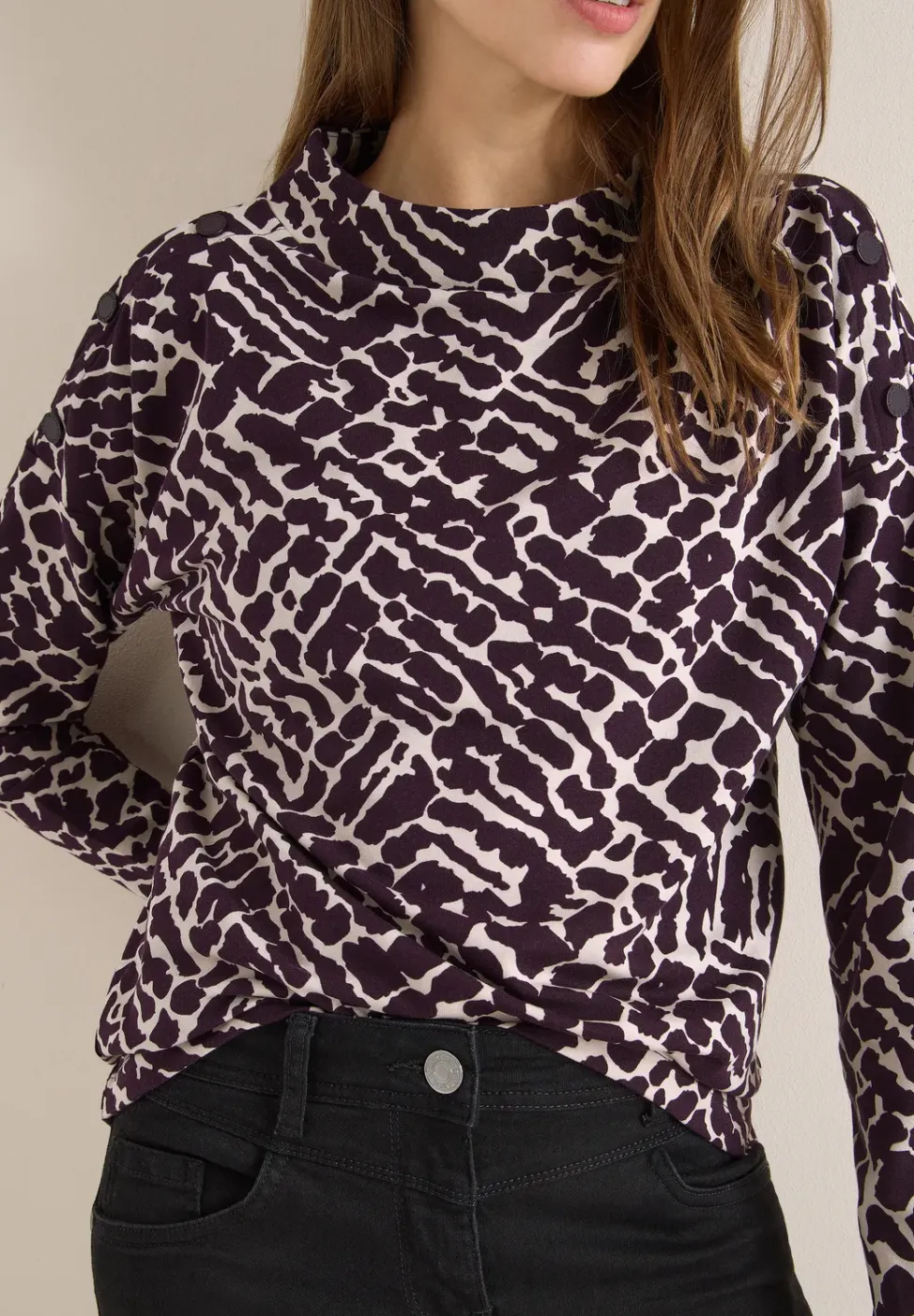 T-shirt imprimé avec détails de boutons