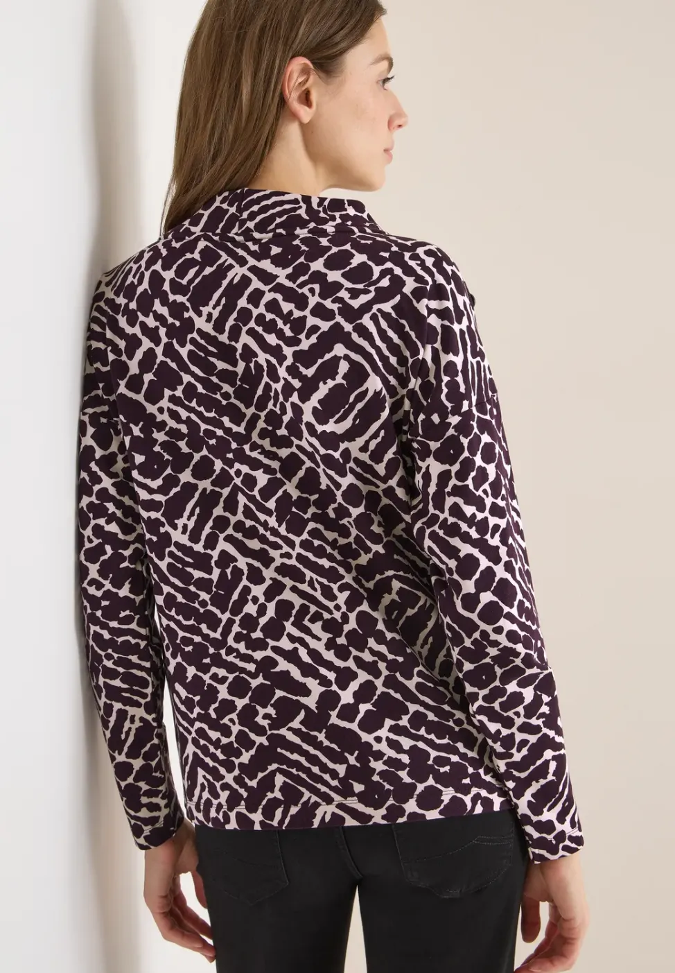 T-shirt imprimé avec détails de boutons
