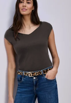 T-shirt sans manches avec encolure en diamant