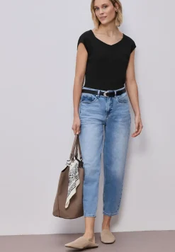 T-shirt sans manches avec encolure en diamant