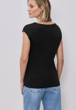 T-shirt sans manches avec encolure en diamant