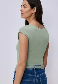 T-shirt sans manches avec encolure en diamant