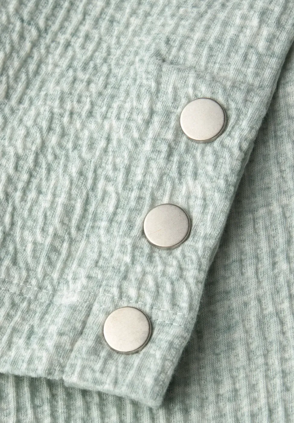 T-shirt structuré avec boutons