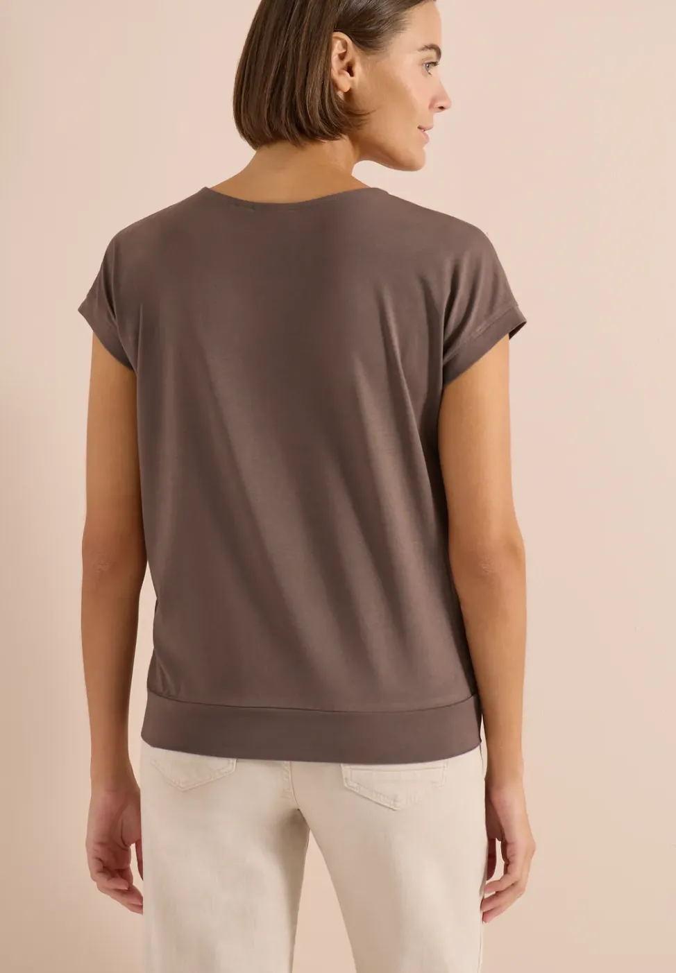 T-shirt uni à col V et manches courtes