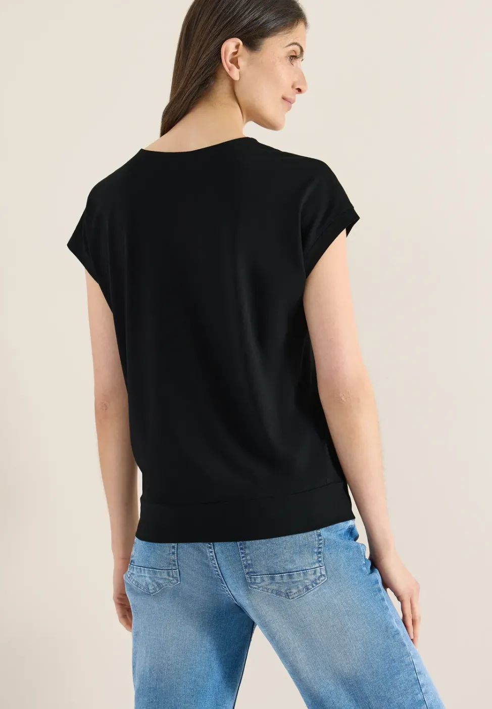 T-shirt uni à col V et manches courtes