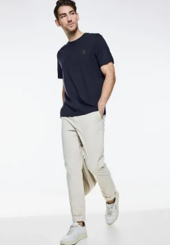 T-shirt avec chestartwork