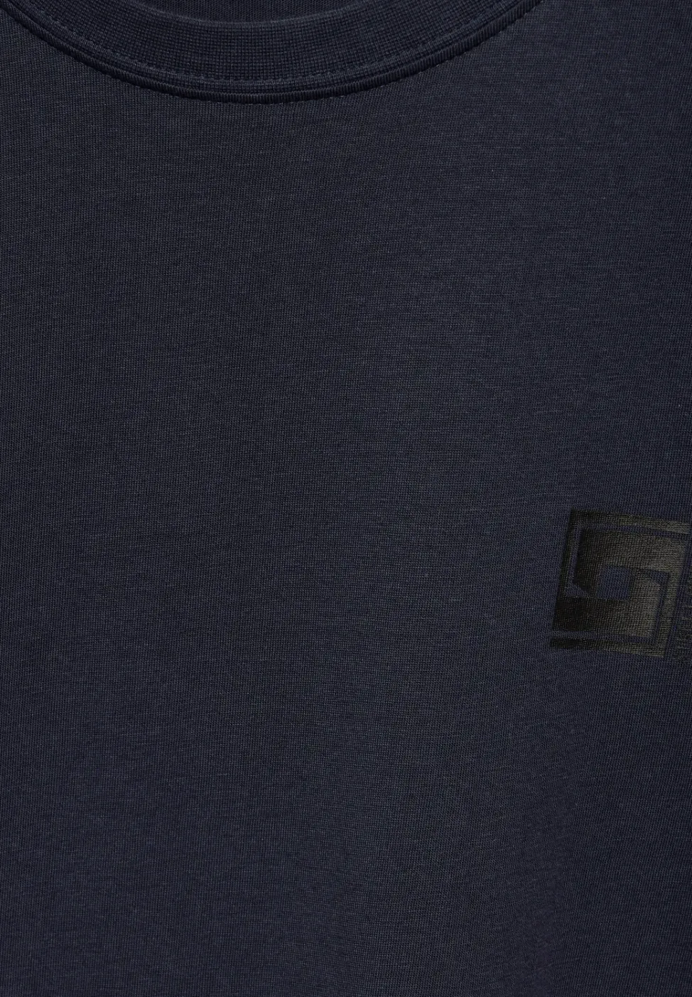 T-shirt avec chestartwork