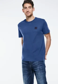T-shirt avec chestartwork