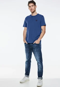 T-shirt avec chestartwork