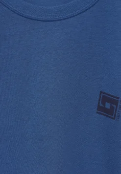 T-shirt avec chestartwork