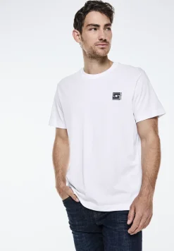 T-shirt avec chestartwork