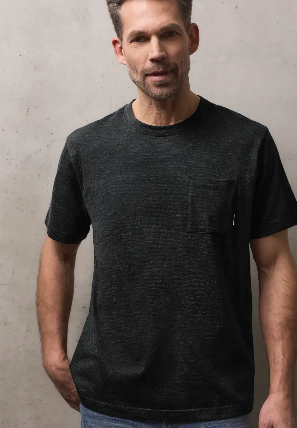 T-shirt avec poche poitrine