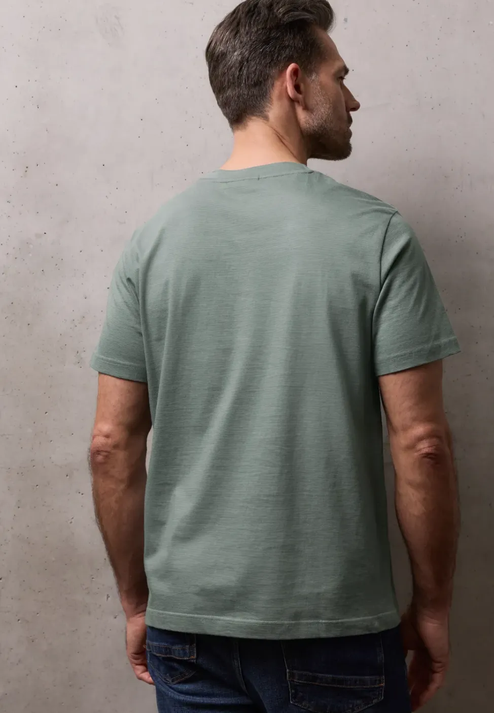 T-shirt avec poche poitrine