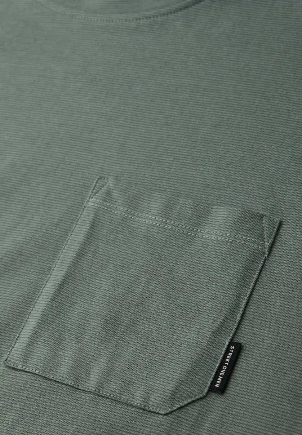 T-shirt avec poche poitrine